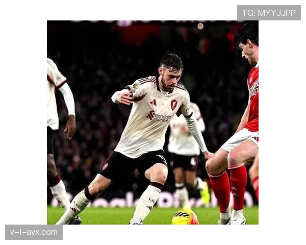 亚伦·拉姆斯代尔闪耀英超赛场，稳健发挥助力阿森纳争冠